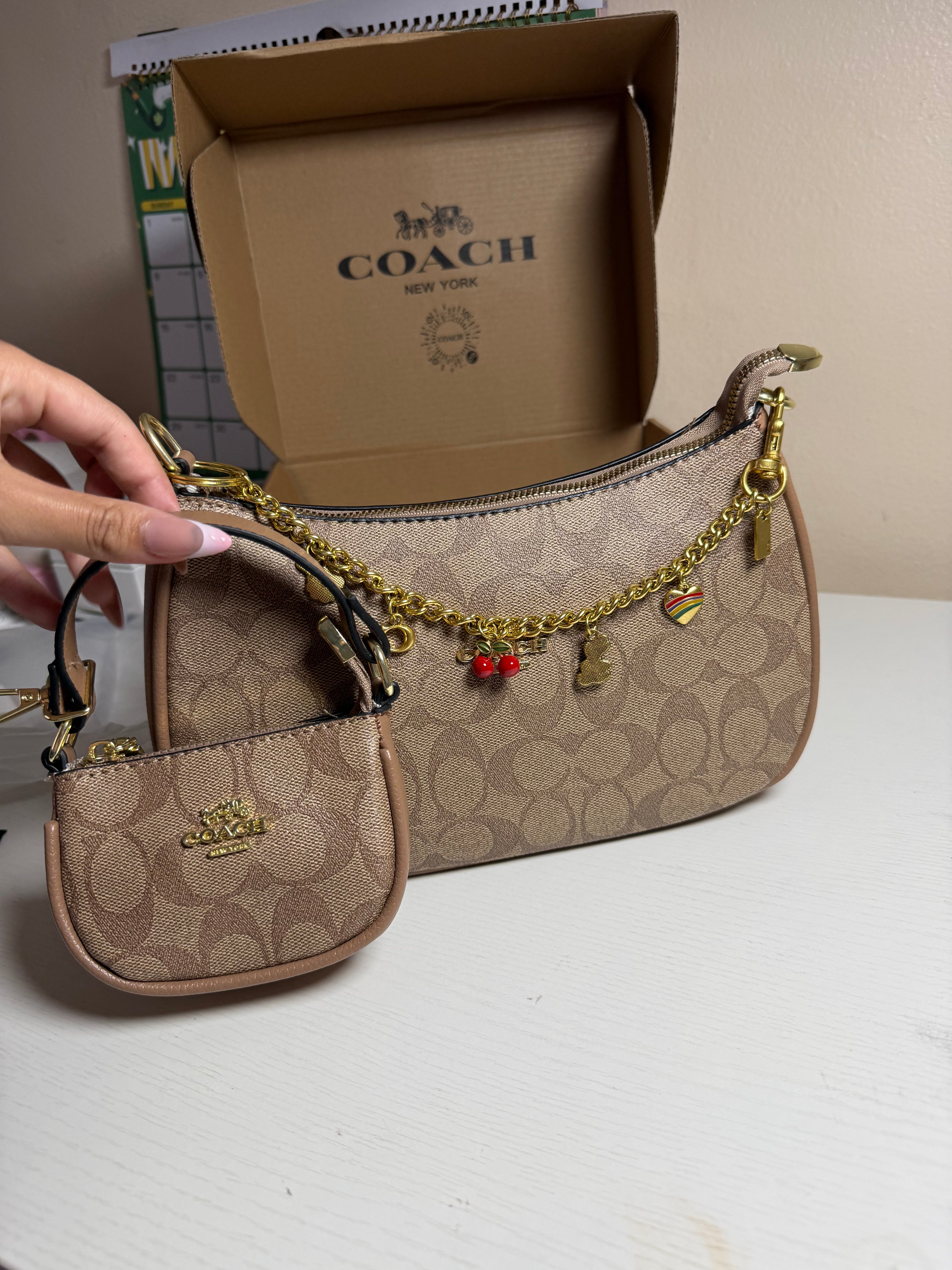 👜 Beige Queen Set 👑🖤